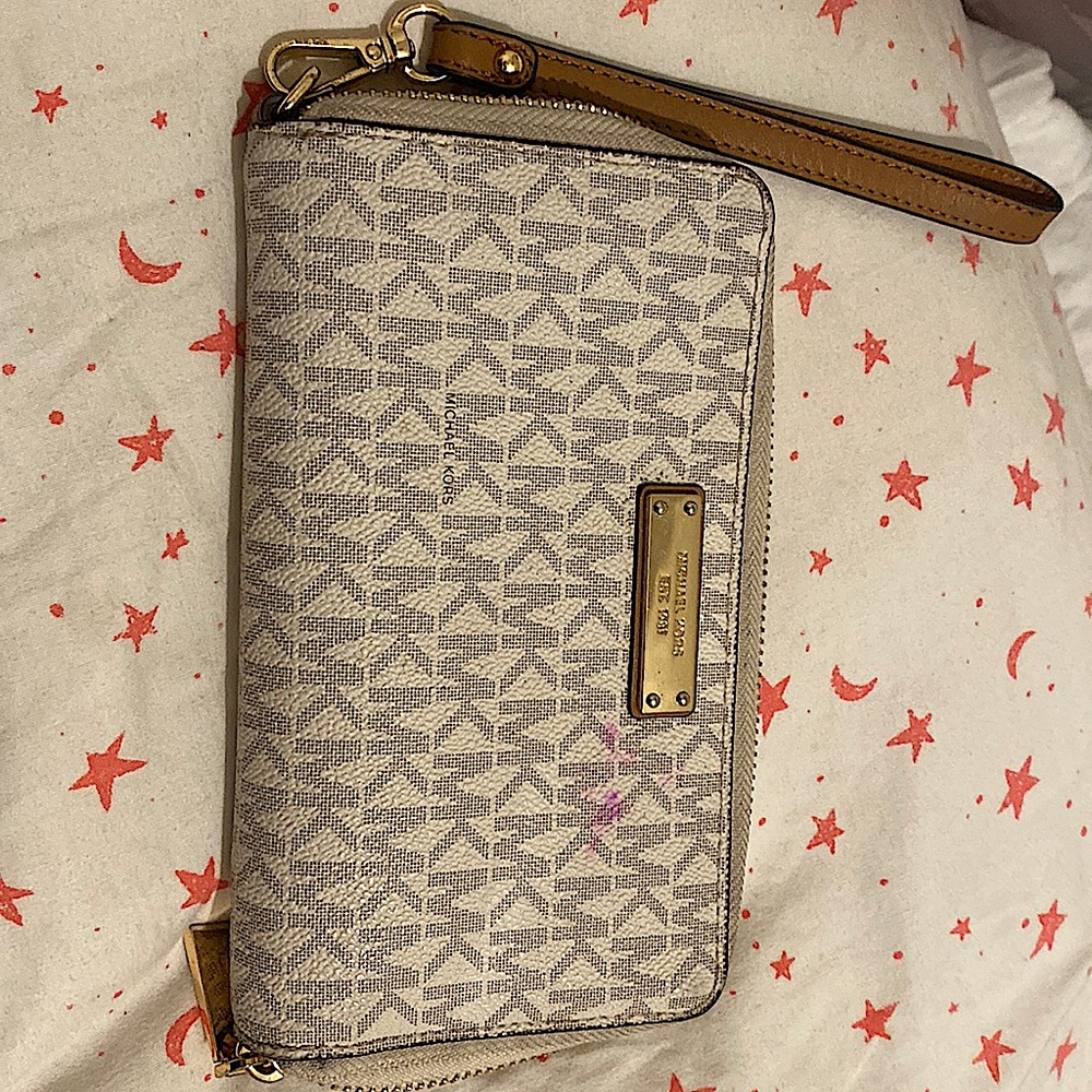 Michael Kors wristlet